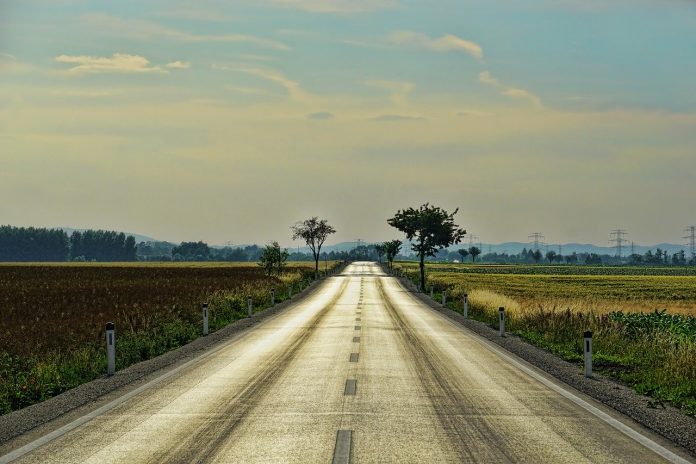 road-3469810_1280