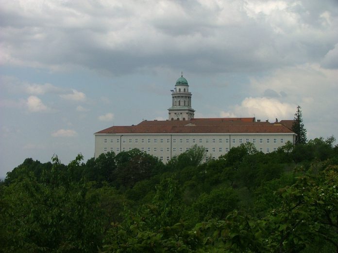 pannonhalma-643083_1280