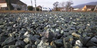 Azbesztszennyezés – Bitumennel fedik le az azbesztes területeket Szombathelyen